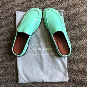 NWOB Mint Green Donald J. Pliner Patent Leather Slides